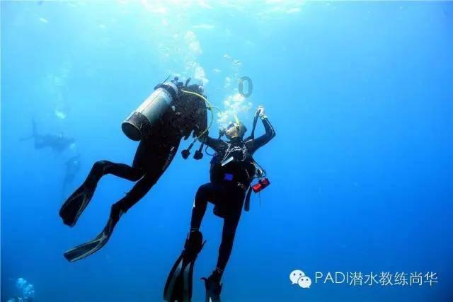 大学宿舍选择睡上下铺有什么区别? - 专业问答平台,获取准确、高品质的答案